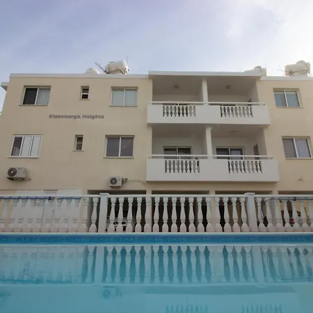 Golden Sunset Apartment Kissonerga